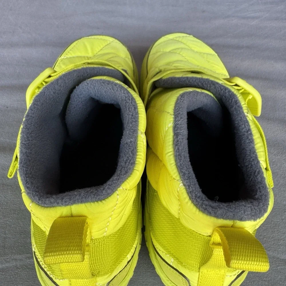 Size 9 - Chaco Men's Ramble Puff 3mm Lug Shoes Hi-Viz Green JCH108127